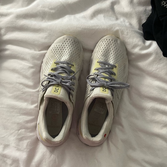 ON Cloudswift - Picture 1 of 3